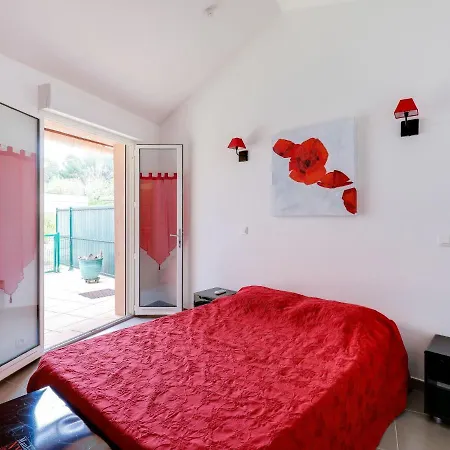 Robinson By Interhome Dom wakacyjny Saint-Raphaël